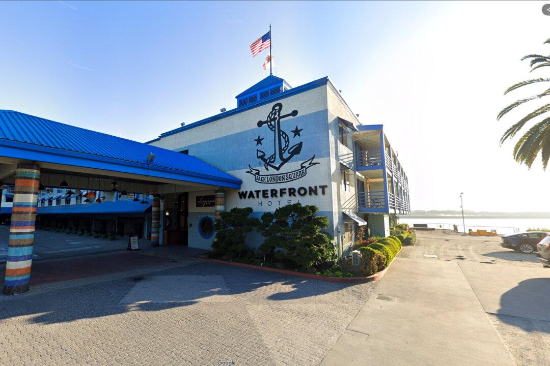 Iconic Waterfront Hotel in Oakland’s Jack London Square to Close