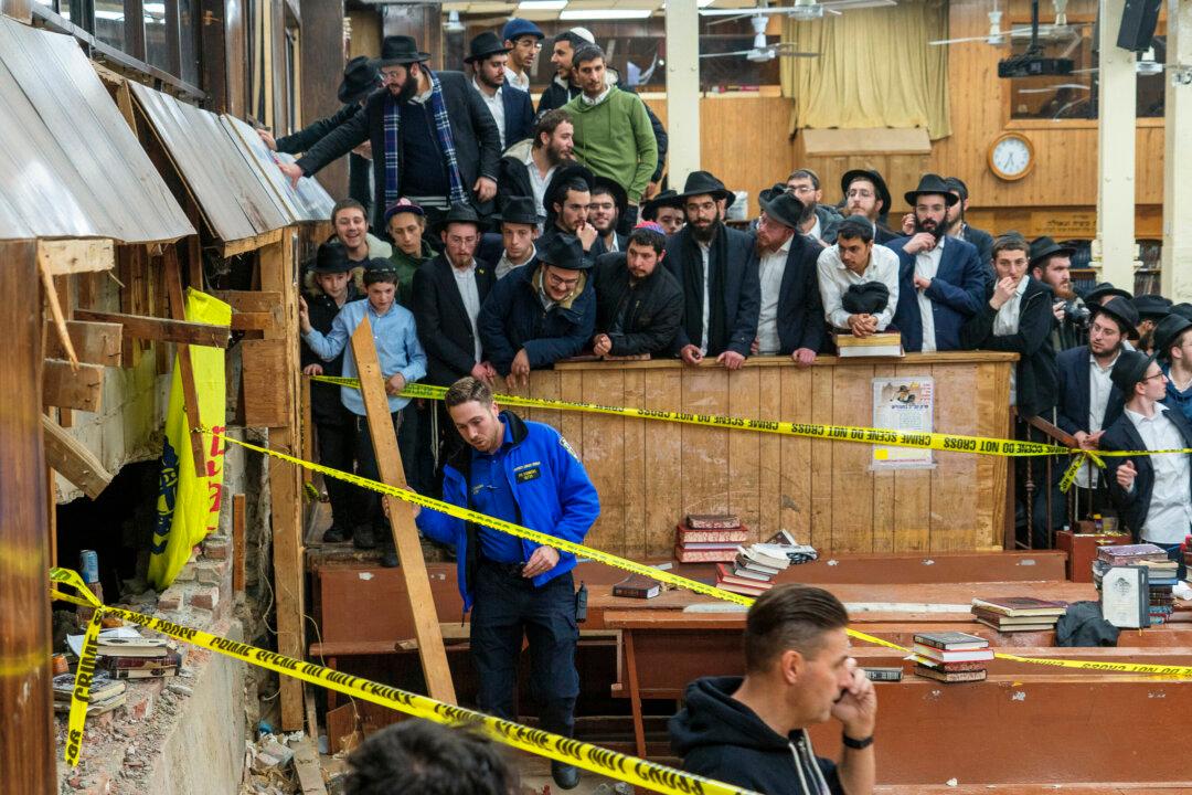 4 Men Charged in Brooklyn Synagogue Tunnel Scuffle Are Awaiting Trial in April