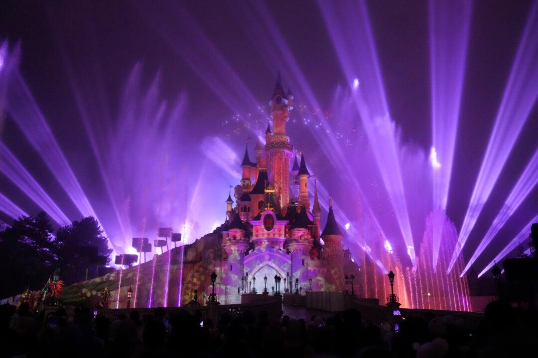 Disneyland Paris Unveils Spectacular Nighttime Show Using Paris Games Laser Technology