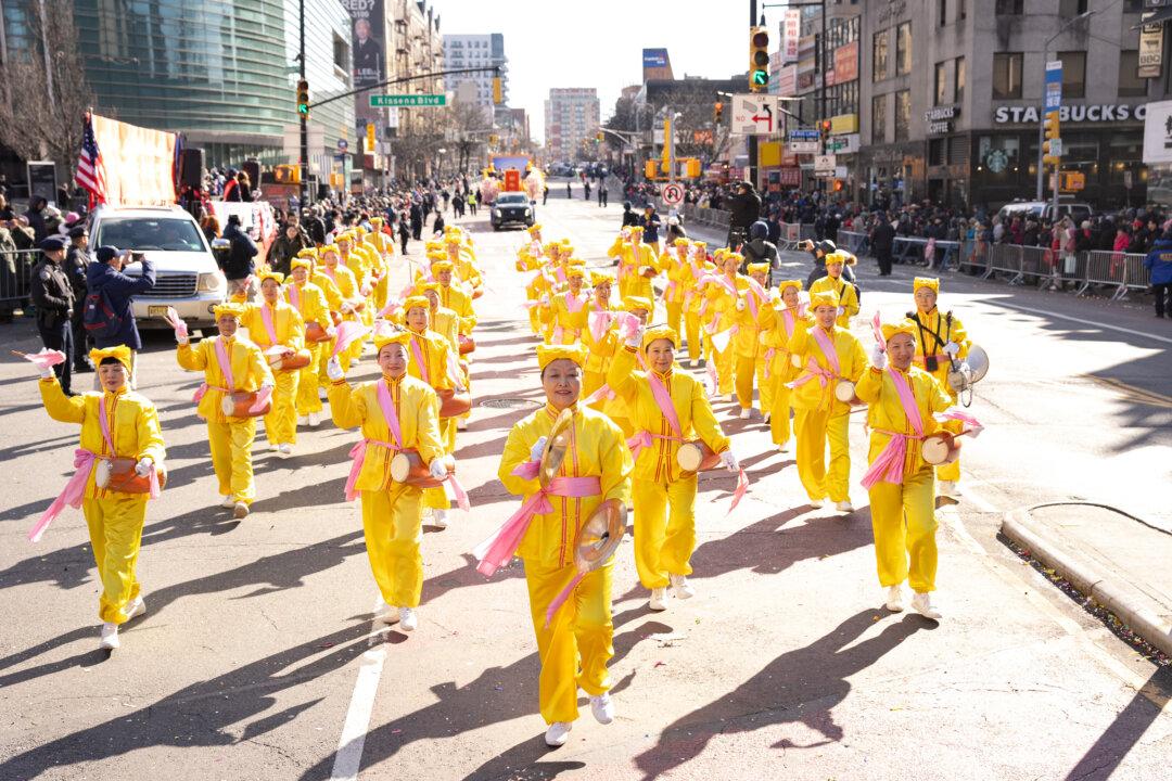 Asian Man Allegedly Attacks Falun Gong Practitioner in New York