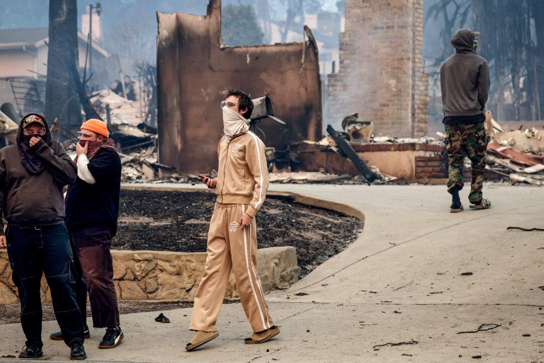 Federal Agencies to Begin Fire Debris Cleanup on Private Properties