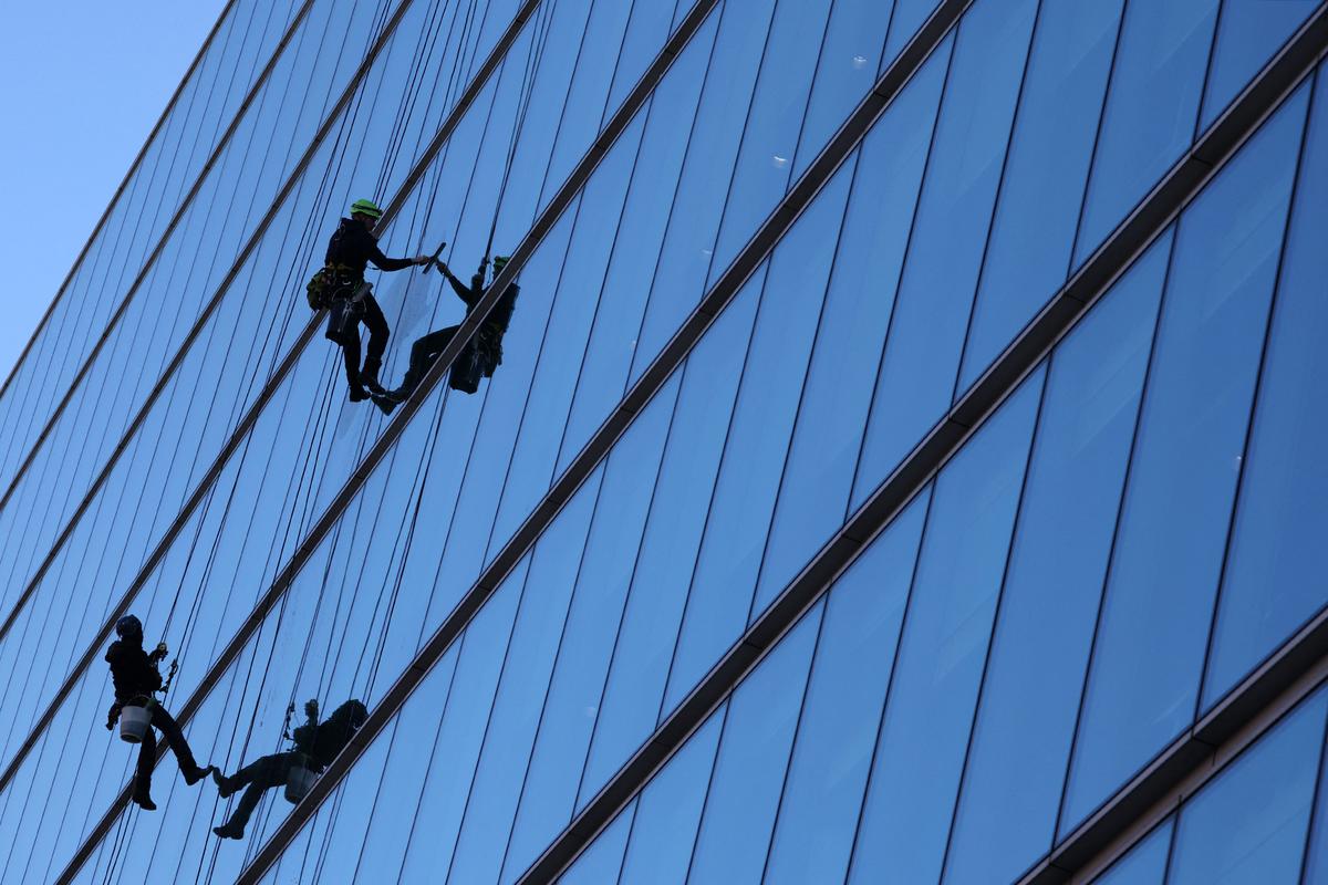 169-Year-Old Glass Company Enters Administration Amid Battle With Cheap Imports