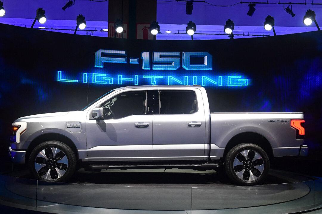 Ford Shares Tumble Amid Weak 2025 Forecast, Electric Segment Losses