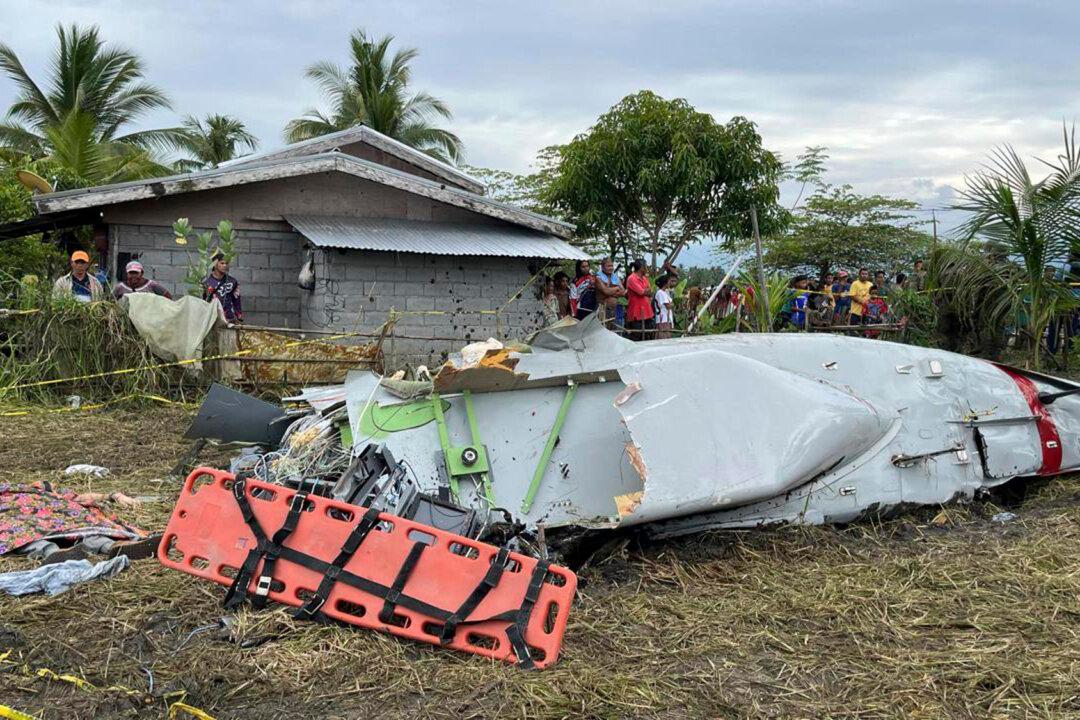 4 Dead in US Military Plane Crash in Philippines