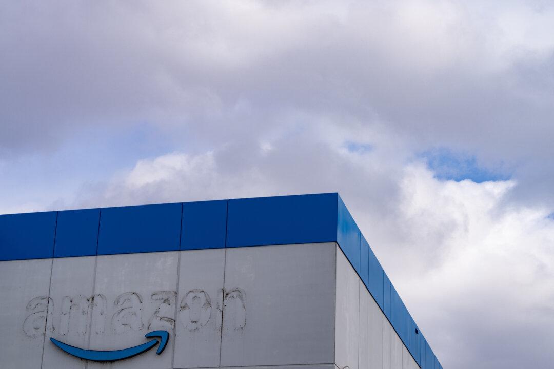 Amazon Starts Closing Quebec Warehouses as Union President Calls for Boycott