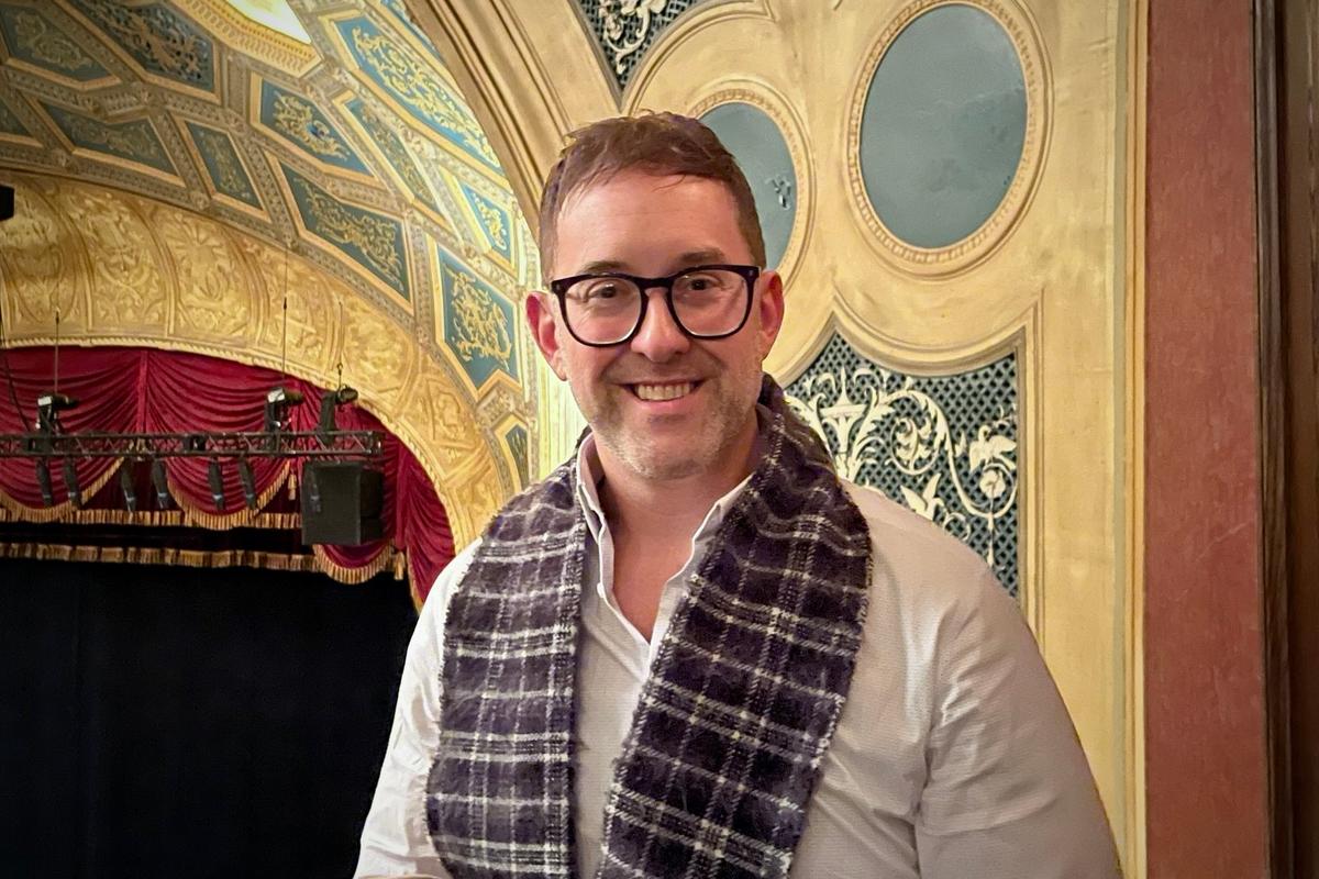 Data Officer Says Shen Yun’s Theme Is Very Spiritual