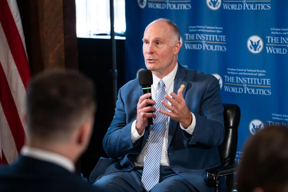 Lawmakers Urge Trump Admin to Exercise Leverage Over China With Chipmaking Equipment Controls