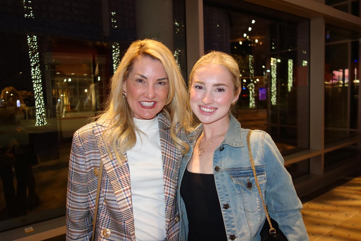 ‘Sounds Like an Angel’: Shen Yun Soprano Moves Audience