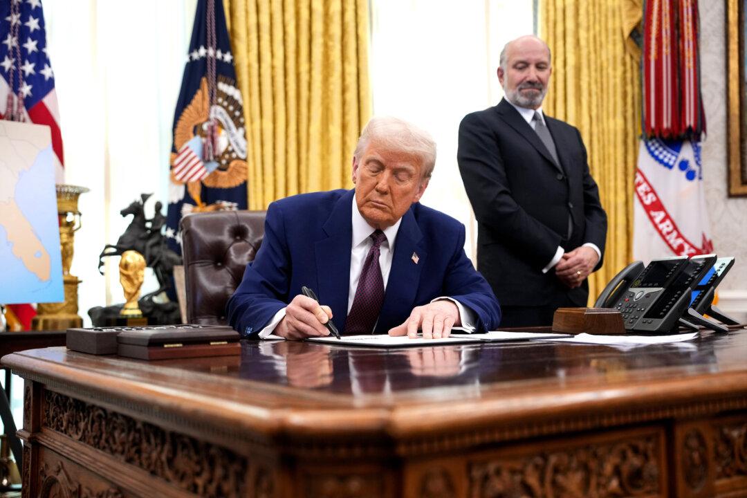 đ§News Brief: US Commerce Secretary Confirms Plans to Abolish the IRS; Zelenskyy Says Meeting With US Envoy Restores Hope for Security Deal