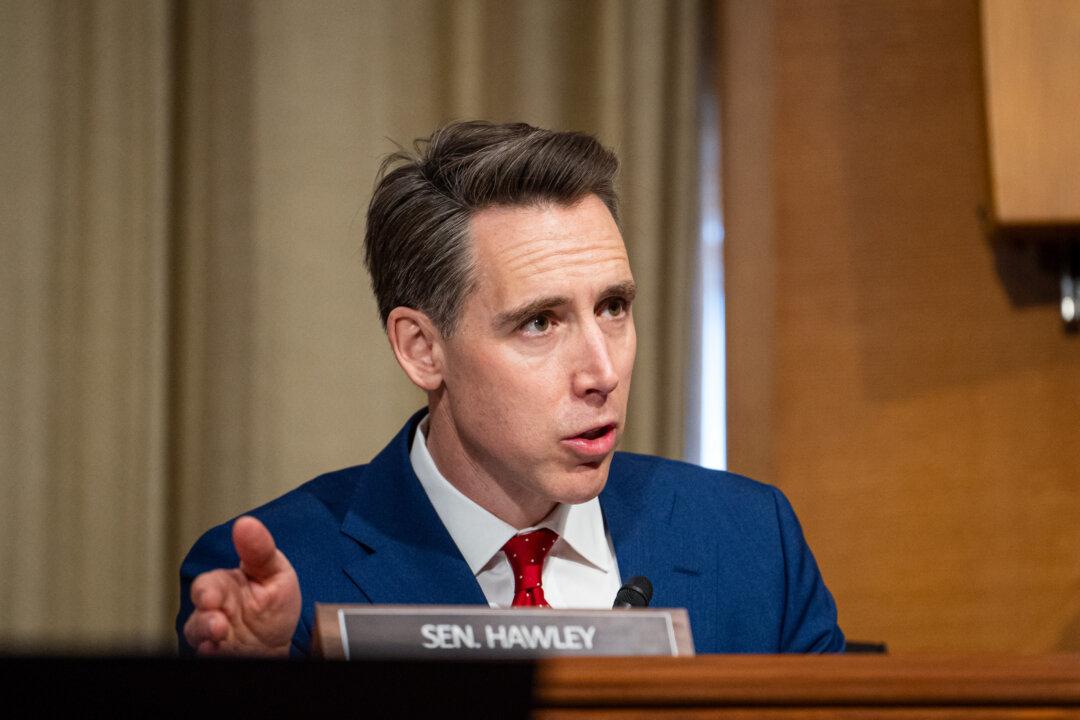 Hawley to Introduce Legislation to Rein in Judges Blocking Trump’s Agenda