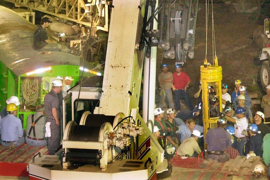 Trapped Underground: The 2002 Rescue of the Quecreek Miners