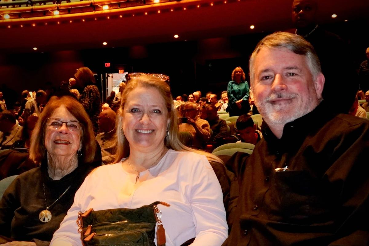Regular China Visitor Says Shen Yun Should Be Allowed in China