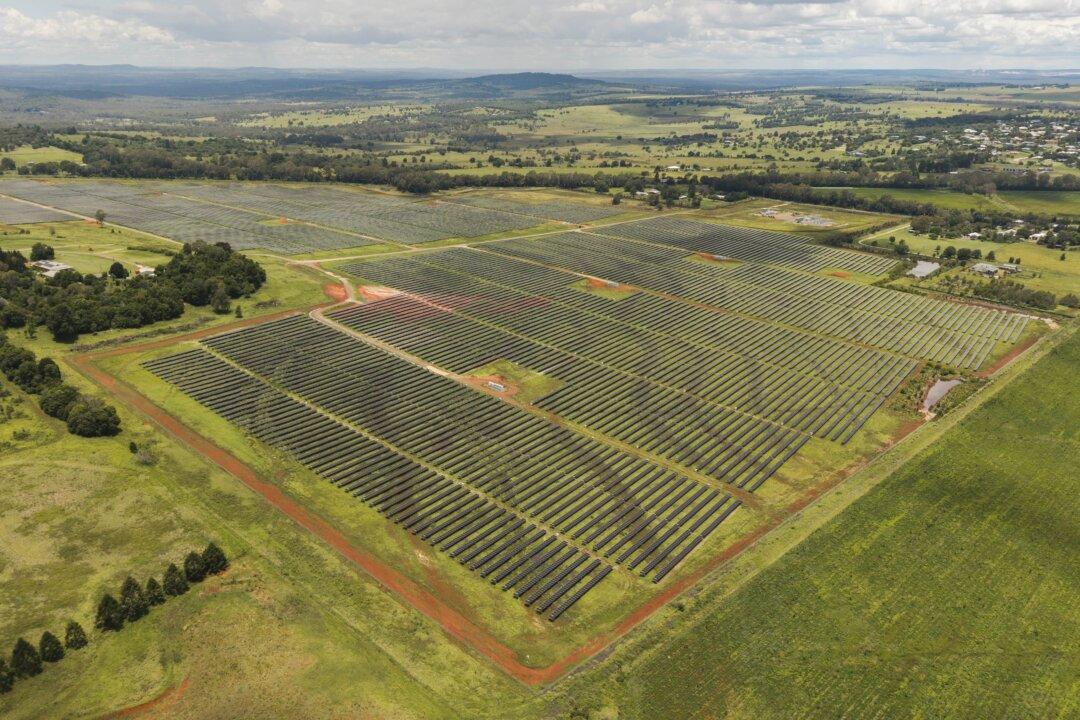 Queensland to Review 3 Emissions Targets, Signals Slower Transition to Net Zero