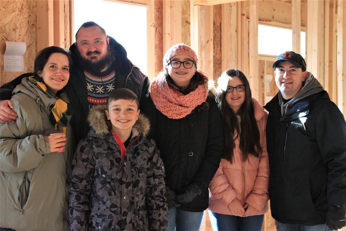 Injured Veterans Get Tailored-Made Houses and a Chance to Start Anew