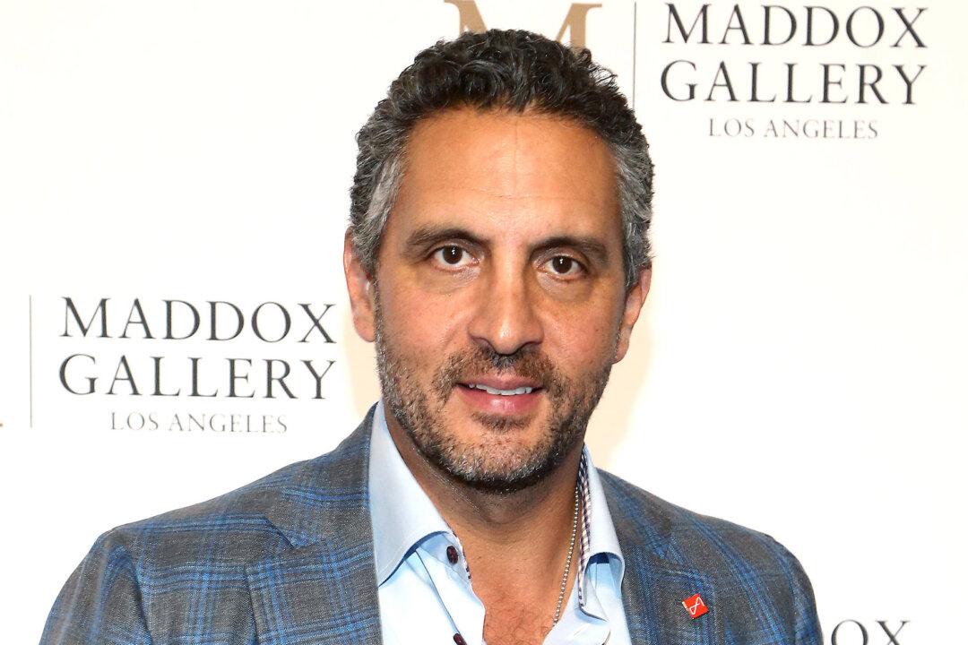 Mauricio Umansky Undergoes Surgery for Broken Clavicle After Aspen Ski Accident