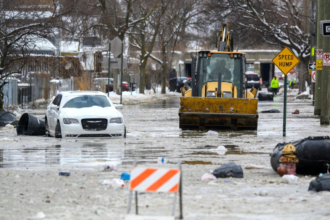 ‘Life-Threatening Cold’ Hits Parts of US Following Deadly Weekend Flooding