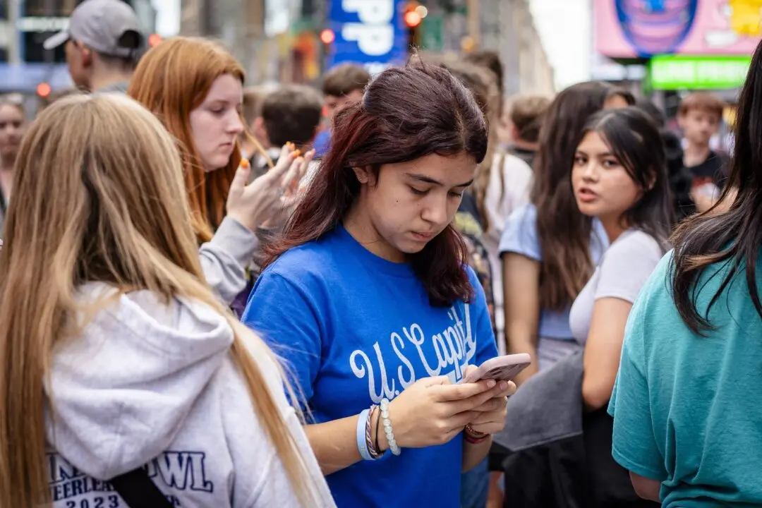 Lawmakers Grapple With How to Re-Engage America’s Tech-Reliant Youth