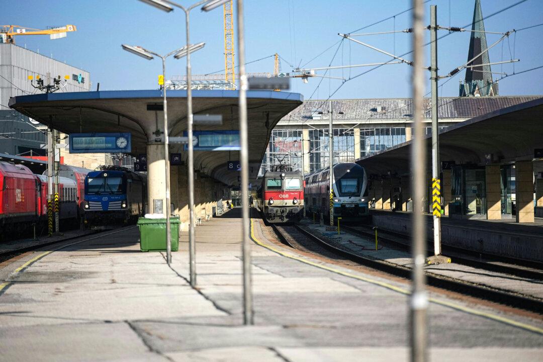 Austrian Authorities Arrest Teenager Who Apparently Planned Attack at Railway Station