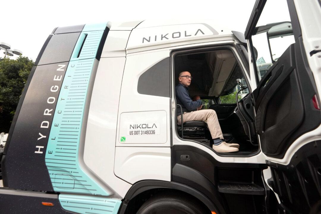 Troubled Electric Vehicle Maker Nikola Files for Bankruptcy Protection
