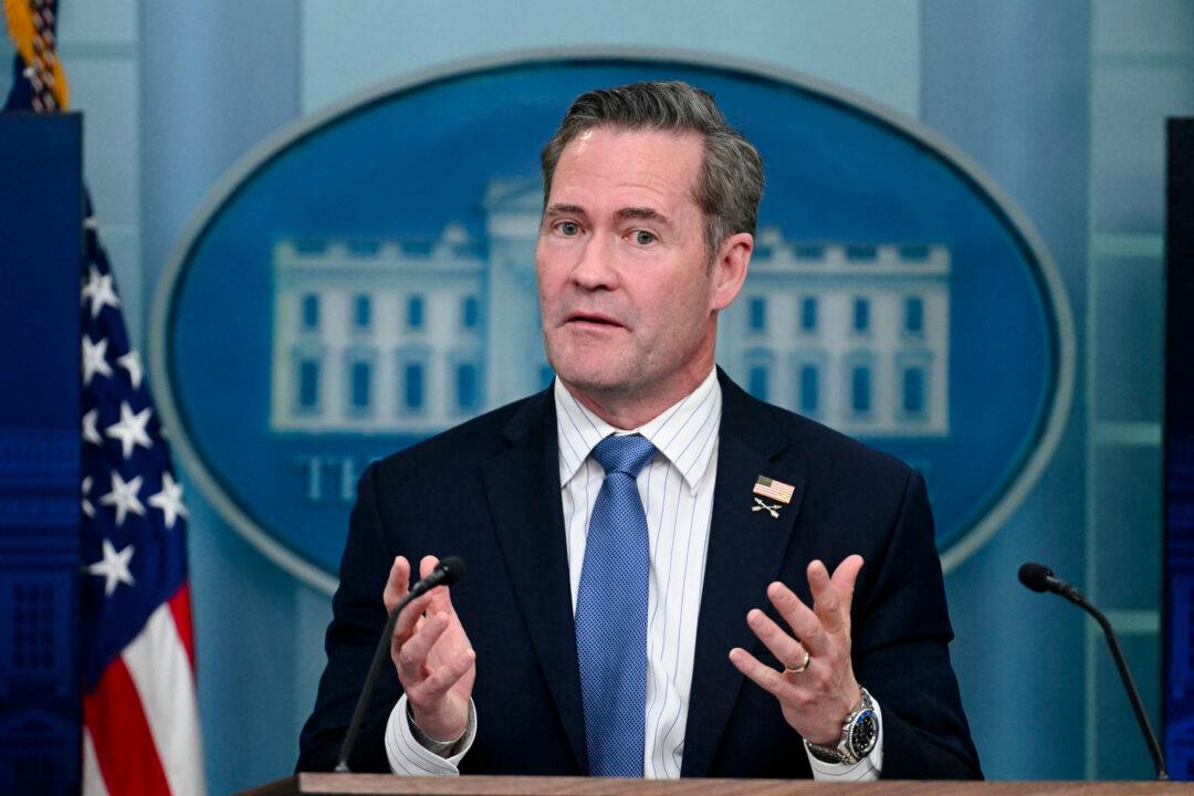 Waltz Criticizes Zelenskyy for Rejecting Minerals Deal