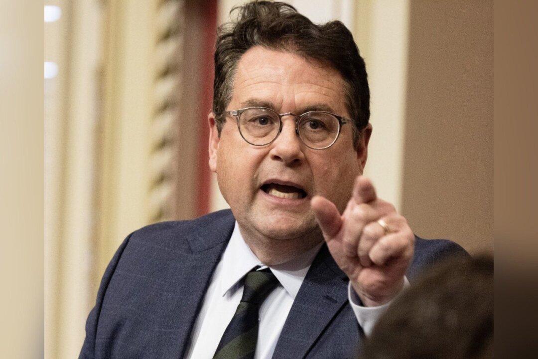 Quebec Could Extend Religious Symbols Ban to School Staff Other Than Teachers