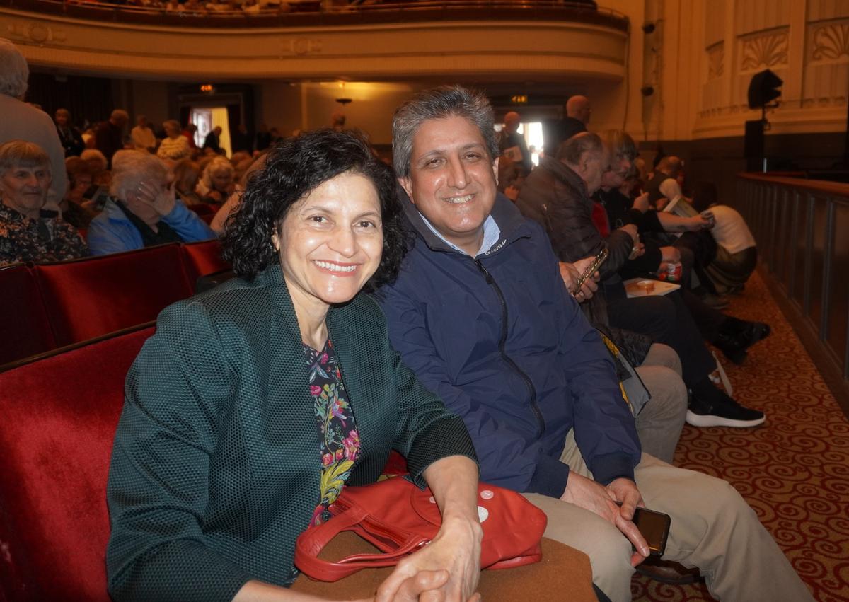 Couple Appreciates Spiritual Culture of China in Shen Yun Performance