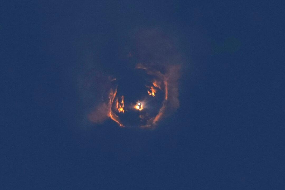 SpaceX Loses Starship, Catches Booster in Latest Test Flight