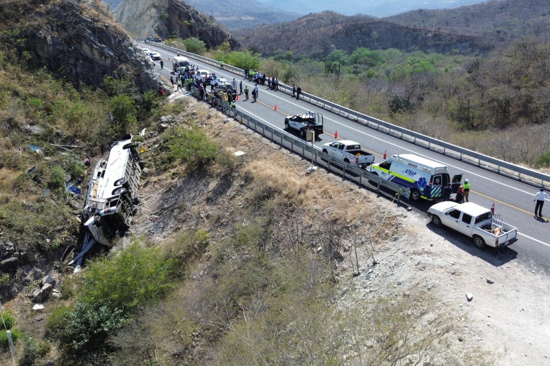 11 People Die in Southern Mexico After Bus Flips Over