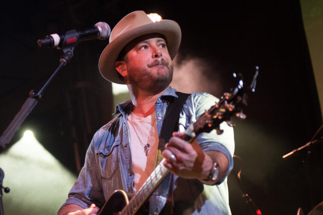 Country Singer Wade Bowen Involved in Bus Crash While on Tour: ‘We Are Very Lucky’