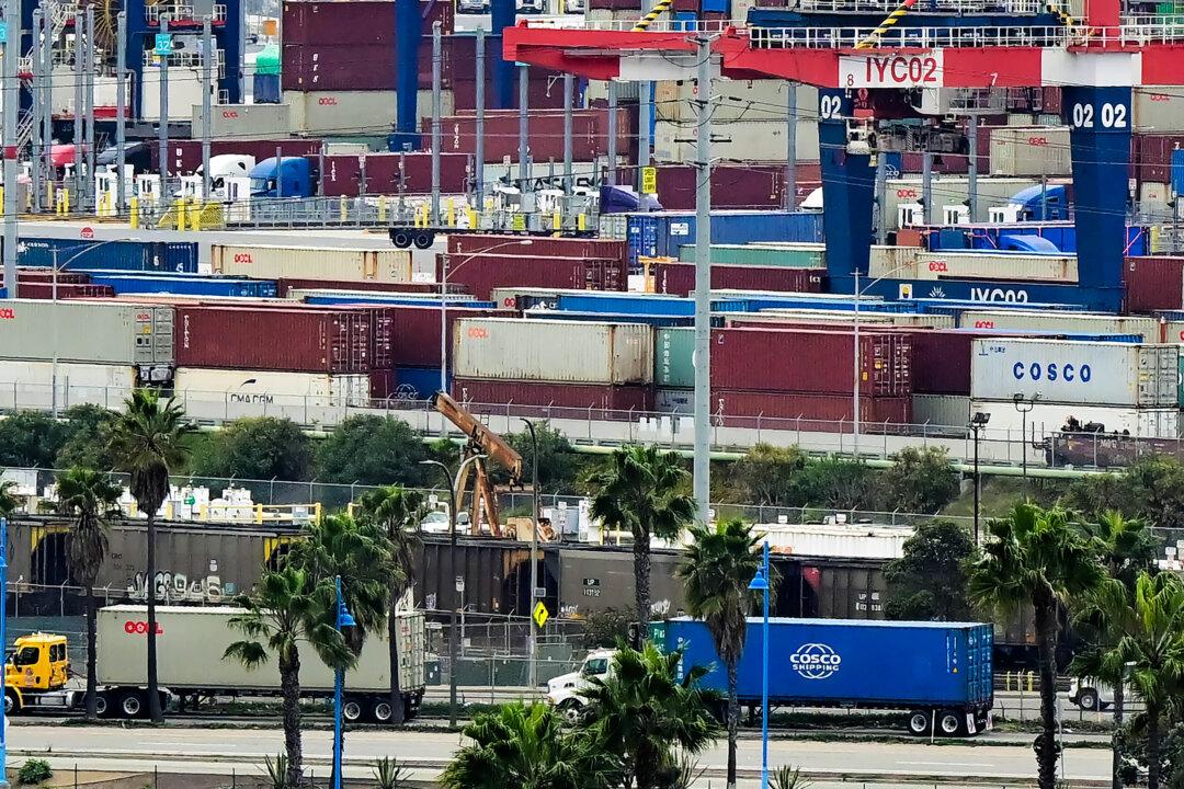 Global Trade Expected to Grow Despite US Tariffs: Report