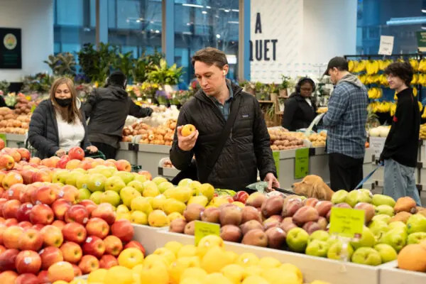 US Inflation Falls to 2.7 Percent in November; Trump Media to Merge With Nuclear Fusion Company