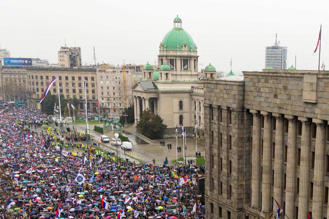 Serbian Government Denies Using Sonic Weapon on Protesters in Belgrade