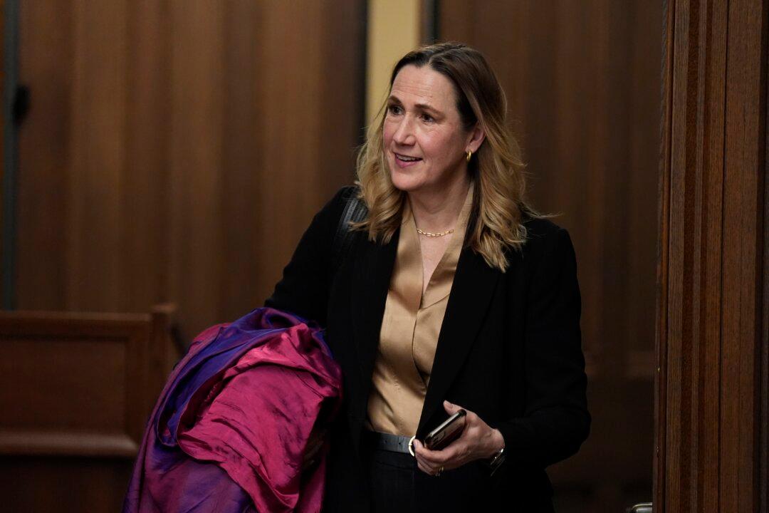 Carney Wants Call With Trump, PM ‘Respects’ President’s Economic Goals: Ambassador