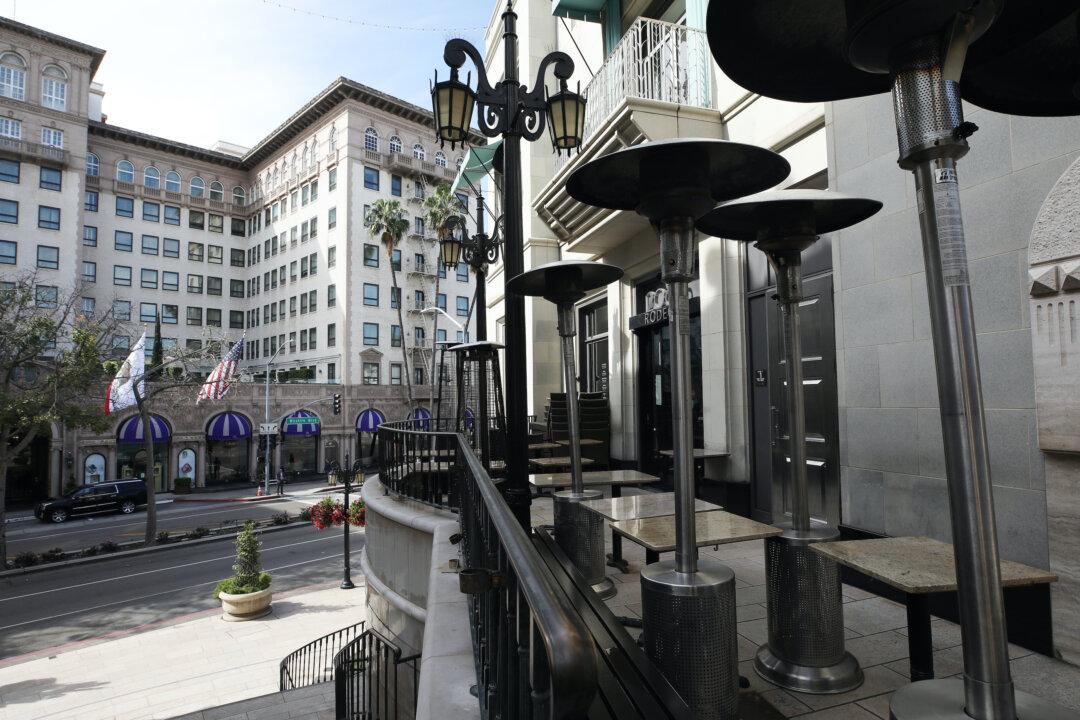 Illegal Immigrant Pleads Guilty to Participating in Beverly Hills Watch Robbery