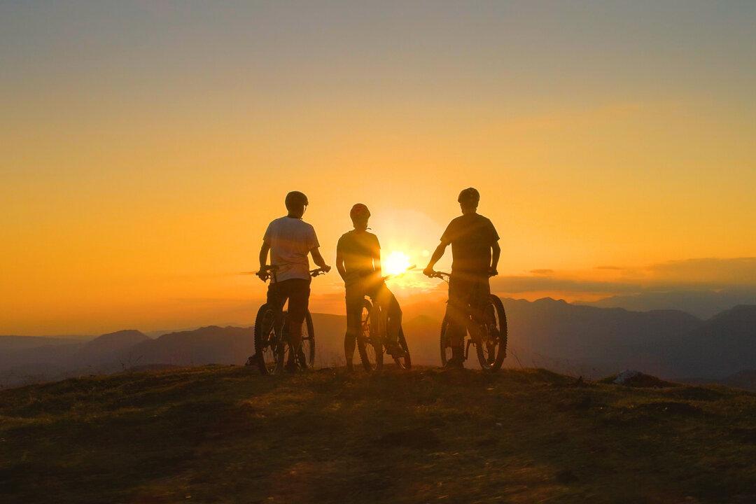 Fighting Distraction With the Noticing Game