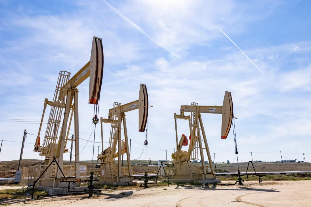 Oil Prices Expected to Stabilize Around $70 by End of 2026: EIA