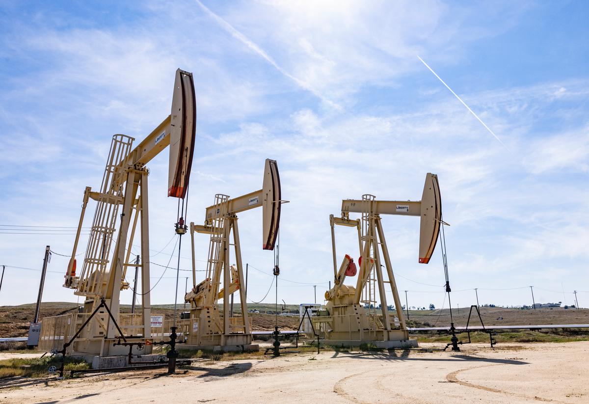 Oil Prices Expected to Stabilize Around $70 by End of 2026: EIA
