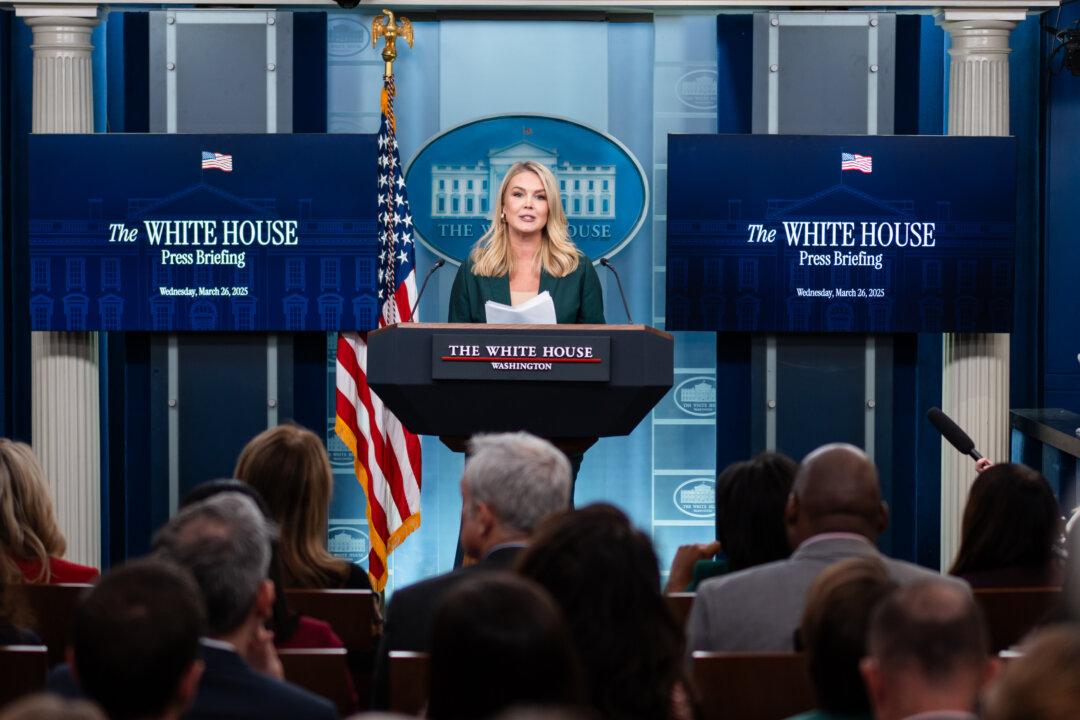 White House Press Office Won’t Respond to Reporters With ‘Preferred Pronouns’ in Bio