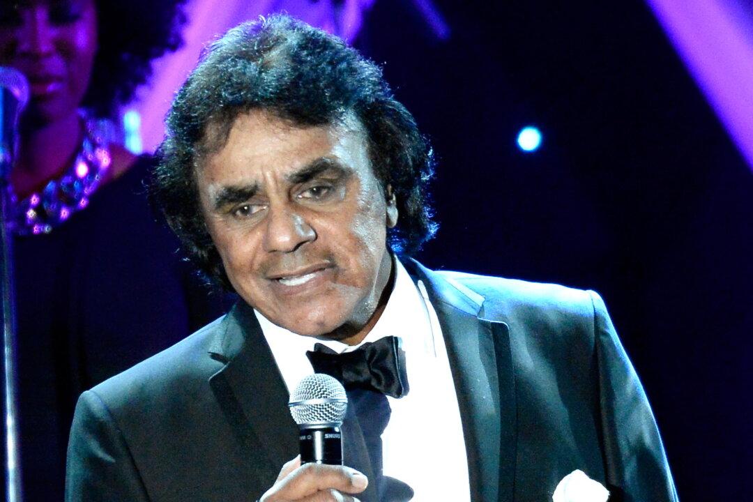 Singer Johnny Mathis Announces Retirement From Touring Due to ‘Age and Memory Issues’