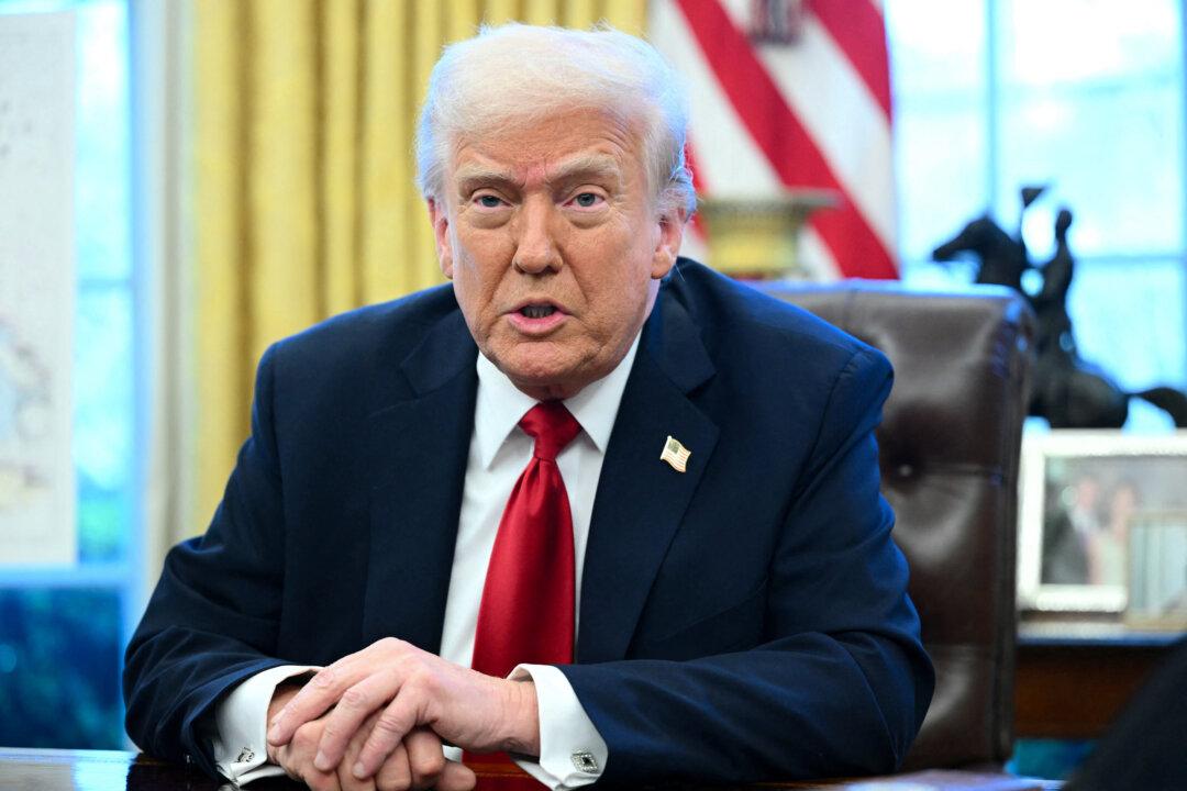 Trump Threatens Iran With Bombing, Secondary Tariffs If It Fails to Make Nuclear Deal