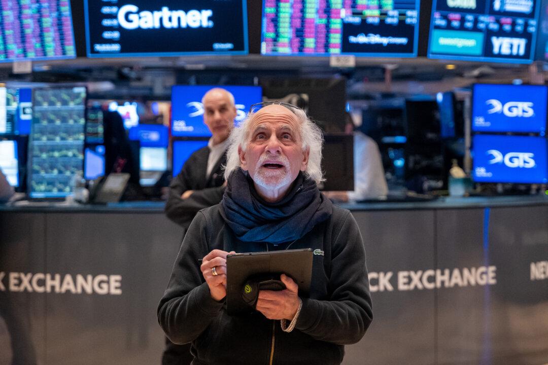 Dow Jones Slides More Than 2,200 Points Amid Tariff Announcements