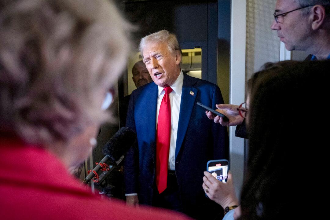 Trump Issues Another Stern Warning to Iran, Eases Tone on Putin