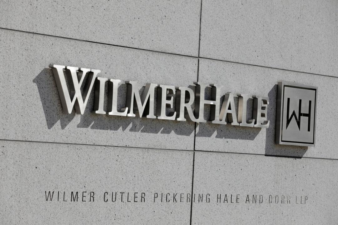 Two Major Law Firms Urge Judges to Permanently Block Executive Orders Against Them