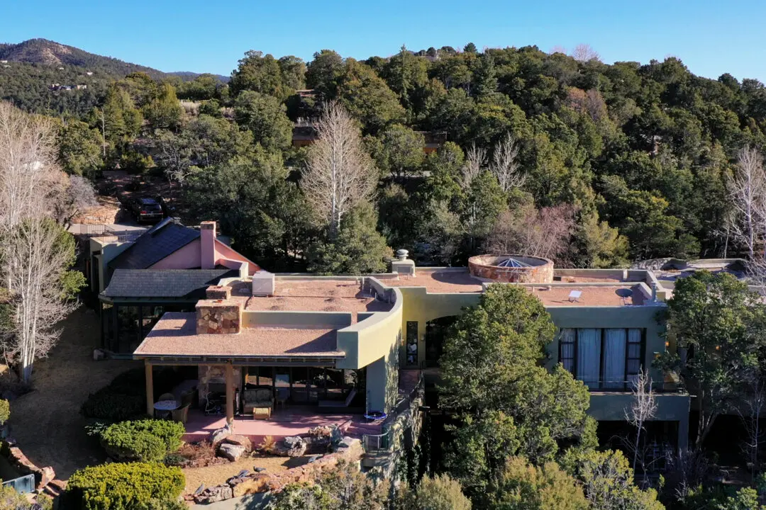 Gene Hackman’s New Mexico Home Sells for $6.3 Million