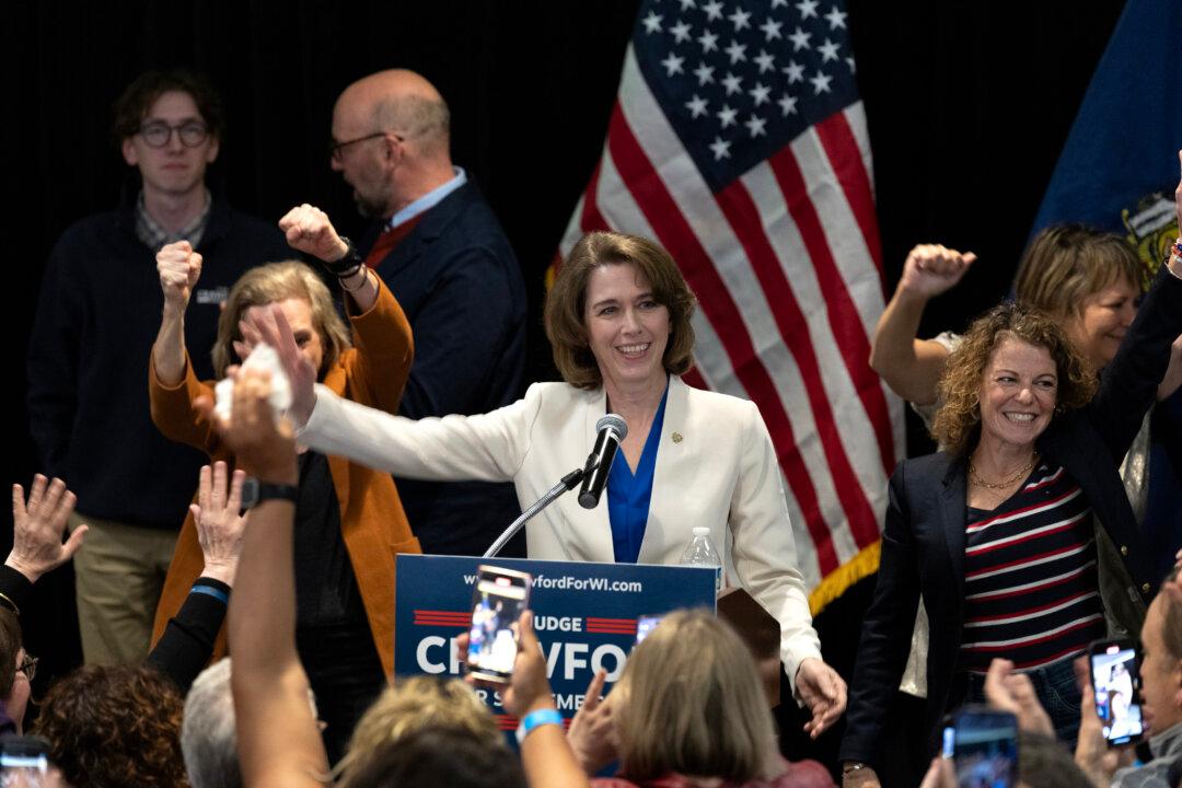 Crawford Defeats Musk-Backed Rival to Preserve Liberal Majority on Wisconsin Supreme Court