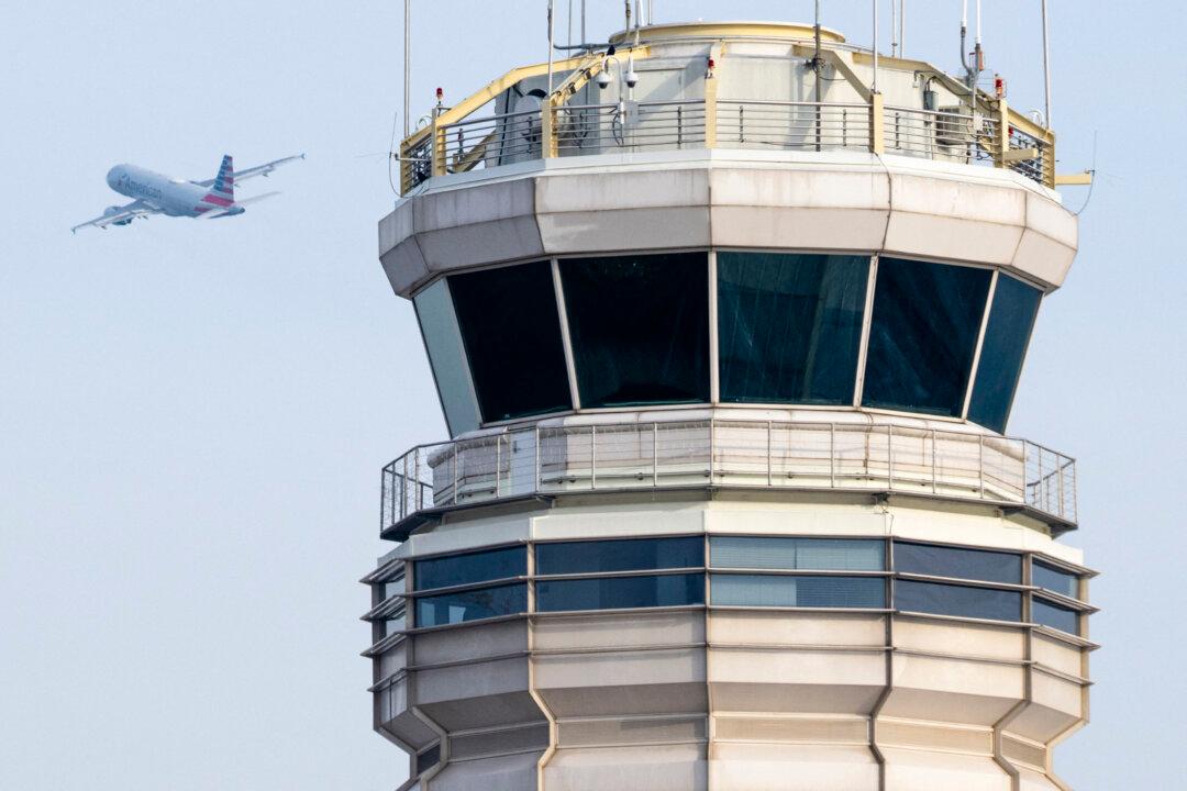 FAA to Increase Support, Oversight for Air Traffic Controllers at Ronald Reagan National Airport