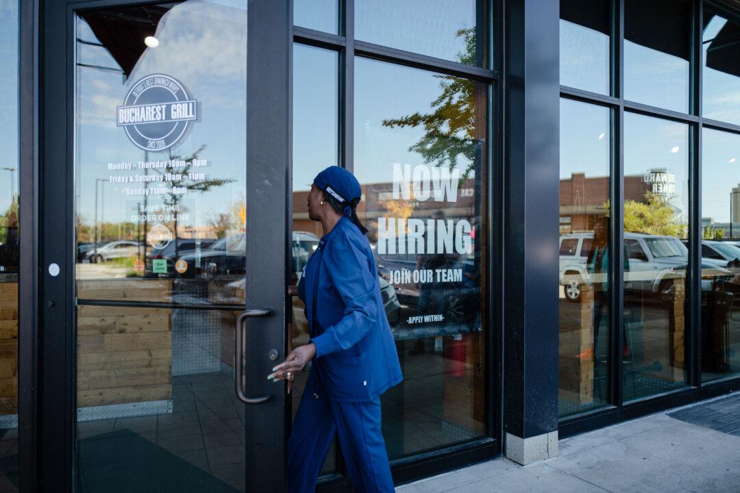 US Economy Adds Hotter-Than-Expected 228,000 New Jobs in March