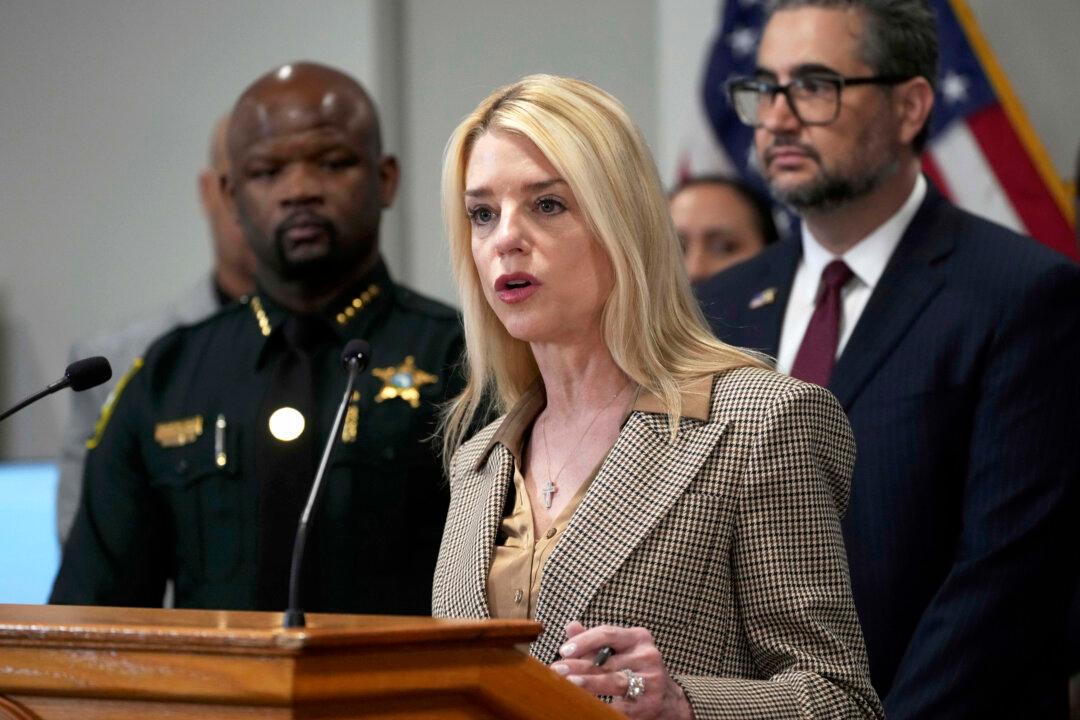 Bondi Announces Illegal-Immigrant MS-13 Gang Members Arrested in Florida