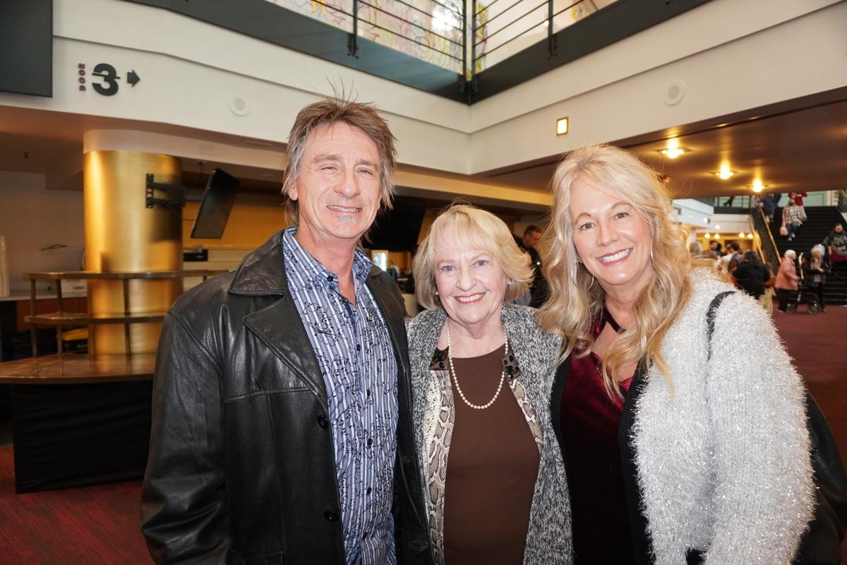 Shen Yun ‘Best Present I Have Ever Had in My Life,’ Says Theatergoer Celebrating Birthday