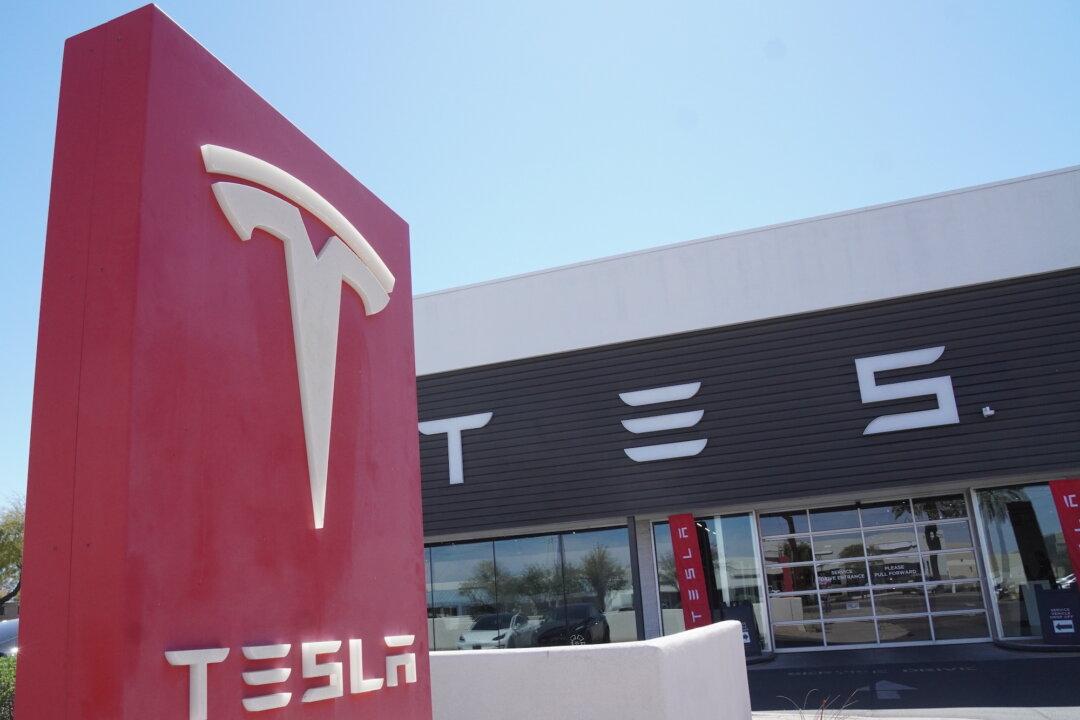 Tesla Pauses Orders in China on 2 Models Imported From US